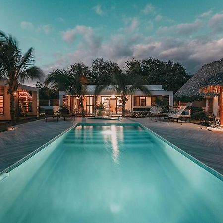 Surf And Yoga Retreat Nicaragua Vandrerhjem La Albina Eksteriør bilde