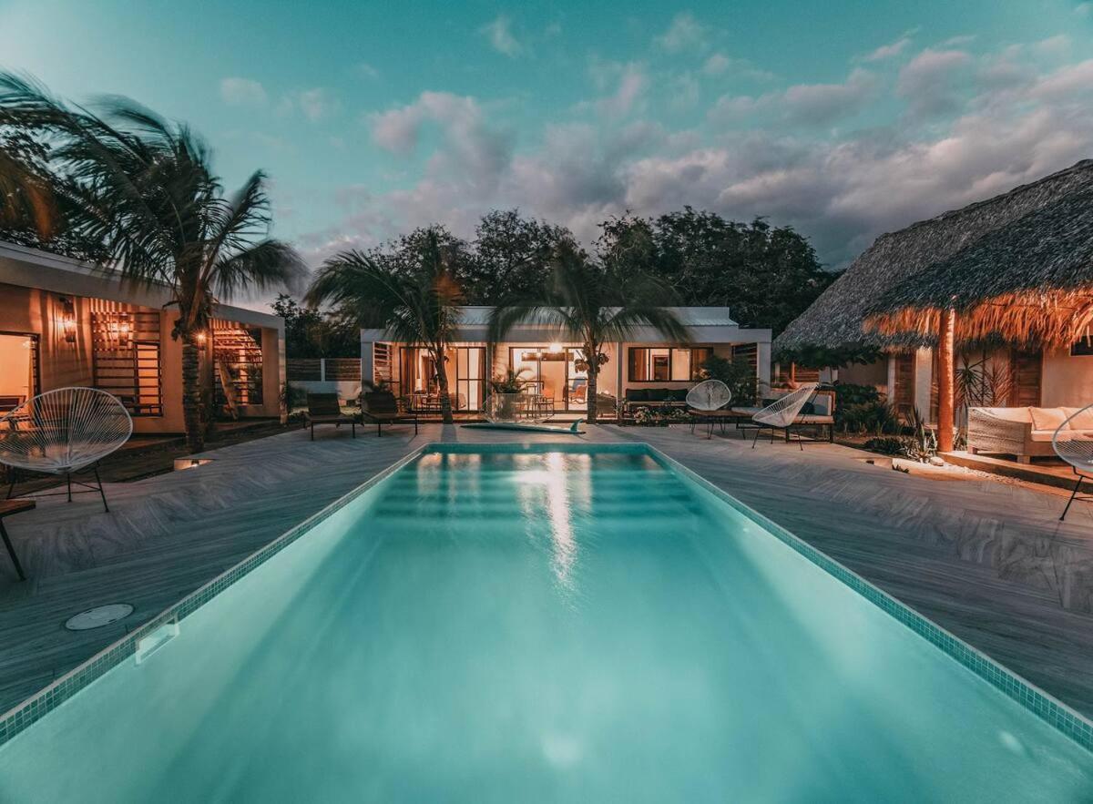 Surf And Yoga Retreat Nicaragua Vandrerhjem La Albina Eksteriør bilde